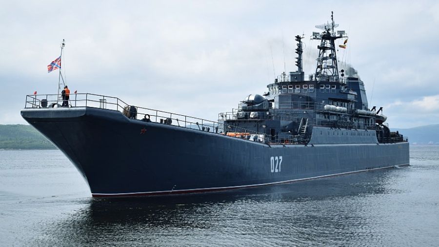 В сторону побережья Украины движутся не менее 4 военных кораблей