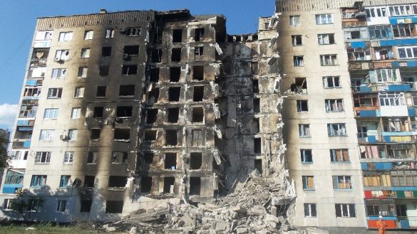 РФ: ВСУ нанесли мощный удар по больнице и жилому дому в Донецке, есть раненые