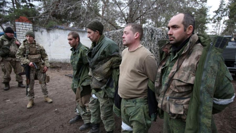 Росгвардия показала кадры с освобожденными из восьмимесячного плена российскими военными