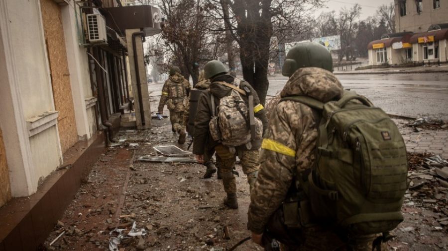 Точный прилет по засаде боевиков ВСУ: нацисты забили квартиры и подъезды в Бахмуте