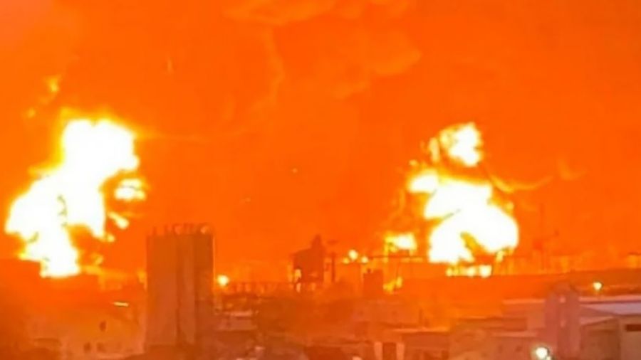 МК: Рогов проинформировал, что Россия обрушила планирующие бомбы на склады ВСУ в Орехове