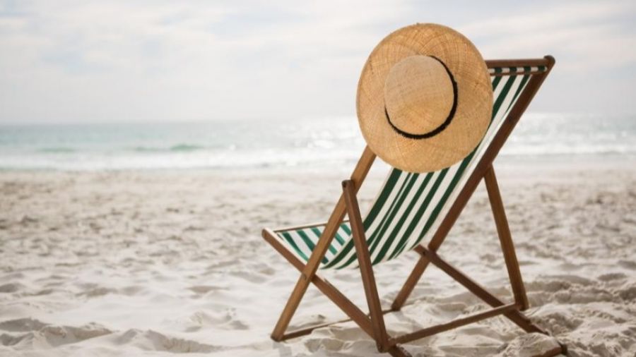 Психологи «МК» озвучили туристам из РФ технику безопасности в условиях пляжной русофобии