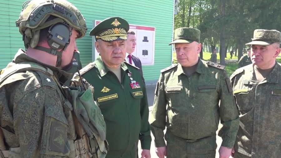 Сергей Шойгу проверил подготовку контрактников в Западном военном округе
