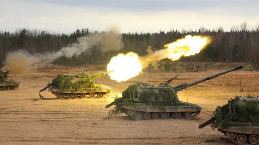 РВ: Бойцы ВС РФ атакуют из кварталов Артемовска, ВСУ наносят удары из артиллерии по городу