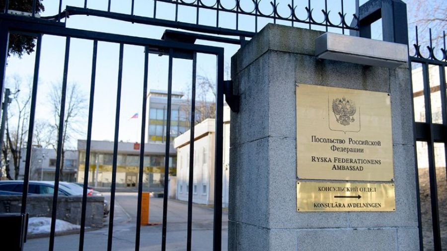 Посольство России посоветовало поучающим Украину теоретикам не ссылаться на опыт Карла XII