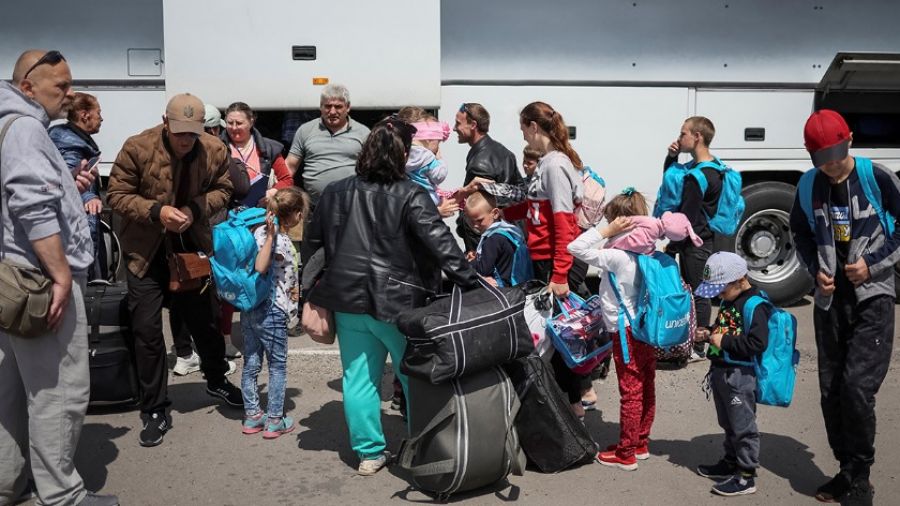 Беженка из Артемовска рассказала о том, как ВСУ отбирали детей за отказ уезжать из города