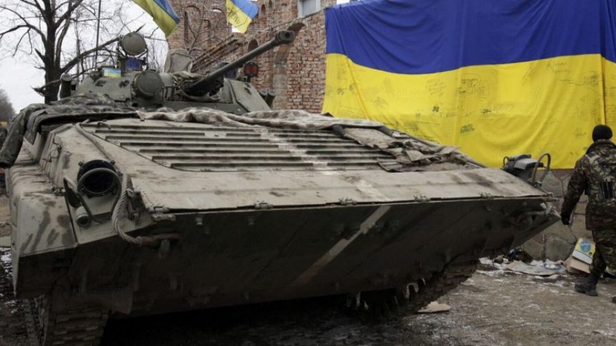 Президент Украины Зеленский сообщил, что ВСУ "сверхусилиями" продвинулись вперед в Бахмуте