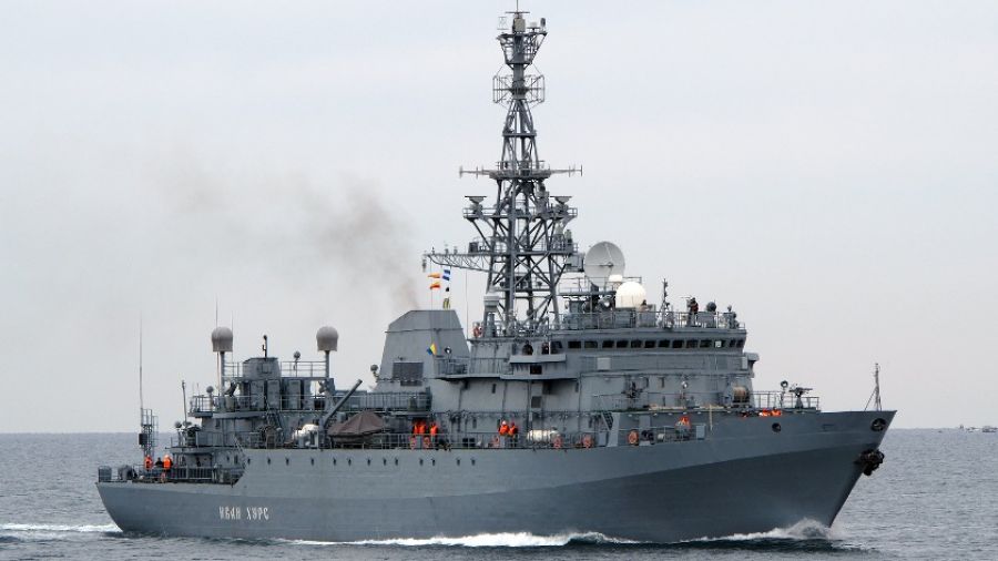 РВ: В Сети опубликованы первые кадры российского корабля "Иван Хурс" в Севастополе 26 мая