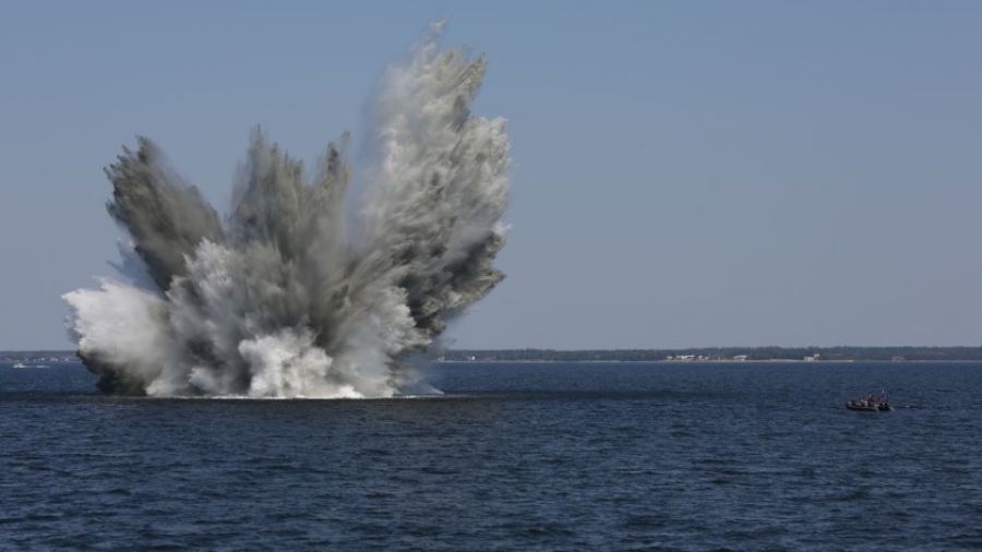 ВС Украины опубликовали видео атаки дронов на российский корабль "Иван Хурс" в Чёрном море