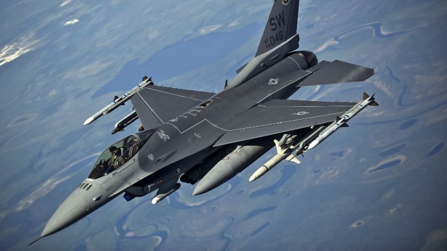 СП: Белый дом боится, что истребители "Боевые соколы" F-16 могут попасть в ощип на Украине