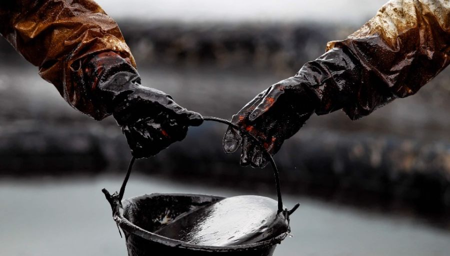 Bloomberg: переговоры стран ЕС о потолке цен на нефть из РФ зашли в тупик