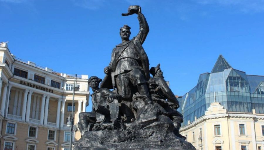 СП: Памятники всяким гнусам и интервентам спустя 100 лет — это так модно!