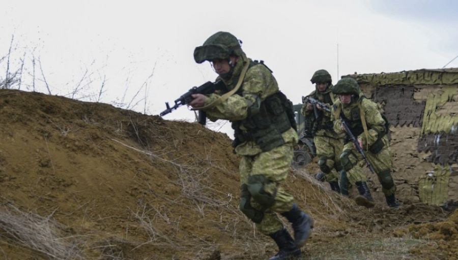 МК: В Сети опубликовано видео взятия в плен бойцов ВС Украины в Павловке