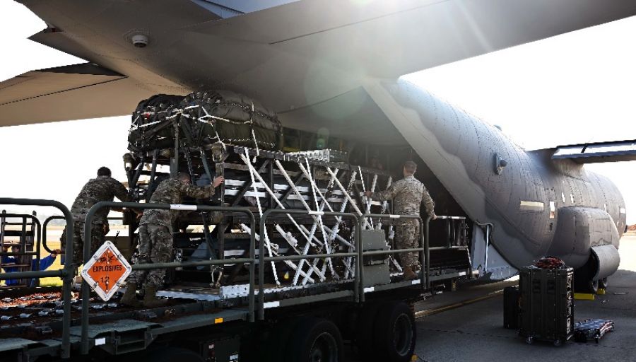 США «назло РФ» испытали в Арктике новейшую ракетную систему «Быстрый дракон» 9 ноября