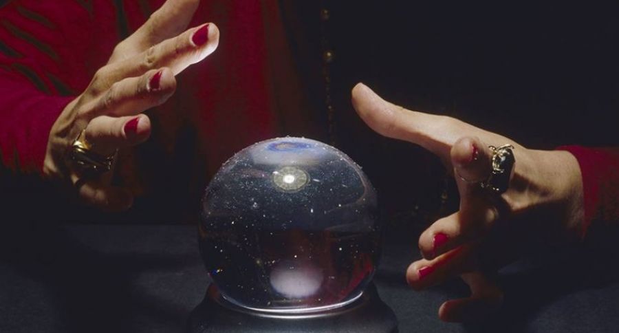 «МК»: Экстрасенс Перо назвала дату окончания конфликта между Россией и Украиной