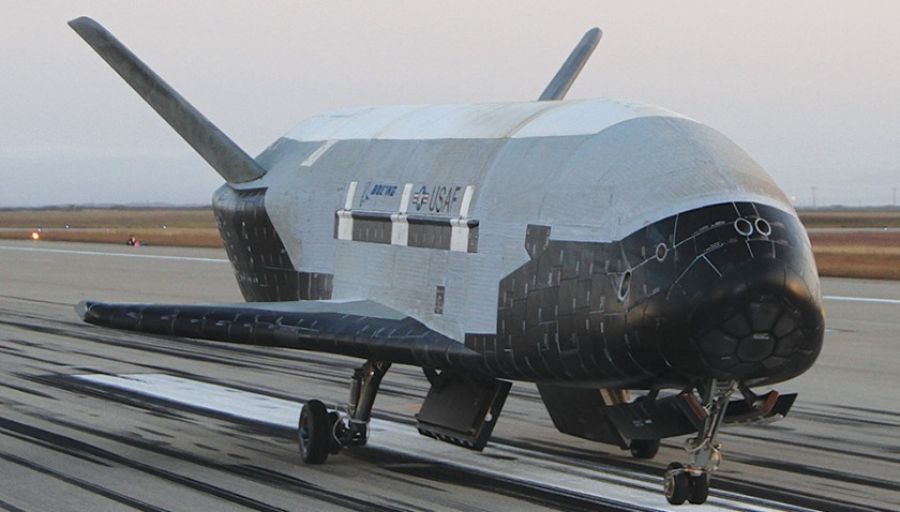 Беспилотный космический самолет США вернулся с орбиты спустя 908 дней
