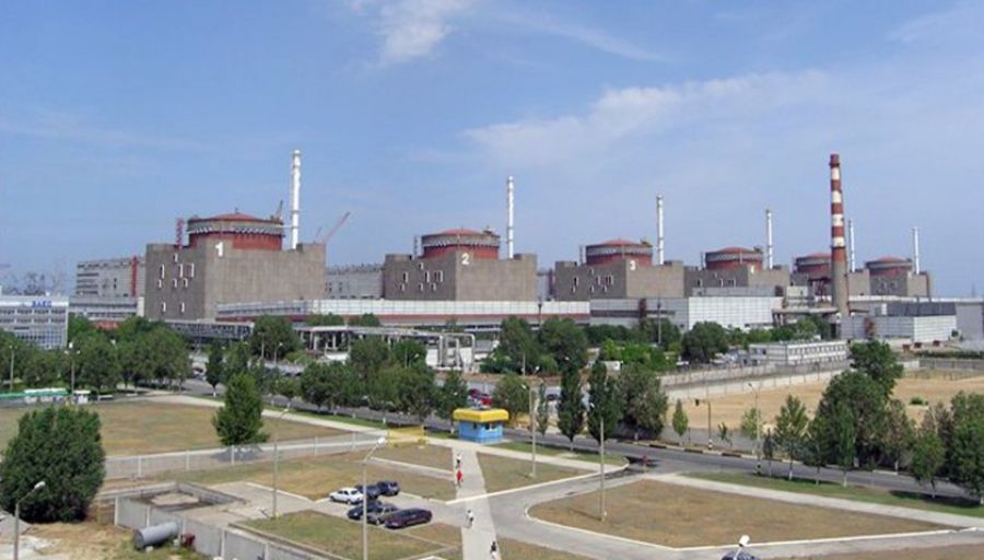 «АиФ»: Постоянные обстрелы Запорожской АЭС ВС Украины могут привести к ядерной катастрофе