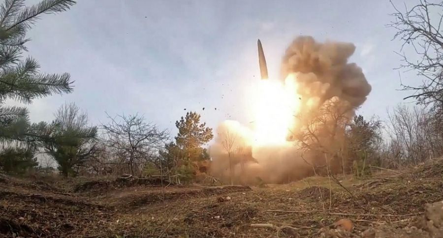 Зеленский: За прошедшие сутки армия ВС России предприняла около сотни атак в Донбассе