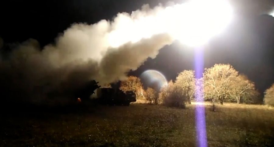 РВ: Армия ВС России отразила атаки беспилотников и РСЗО во время отвода войск через Днепр