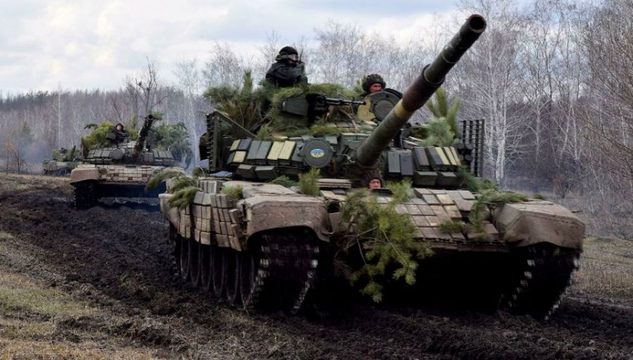 БПЛА заснял танковую дуэль ВС России и ВС Украины в Донбассе