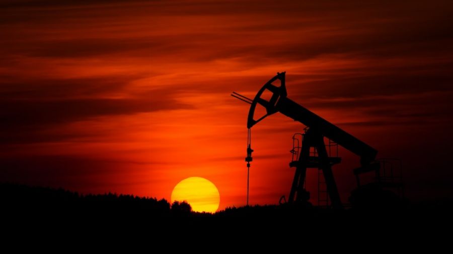 Цены на нефть стабилизируются в ожидании решения ОПЕК+ о добыче в 2024 году
