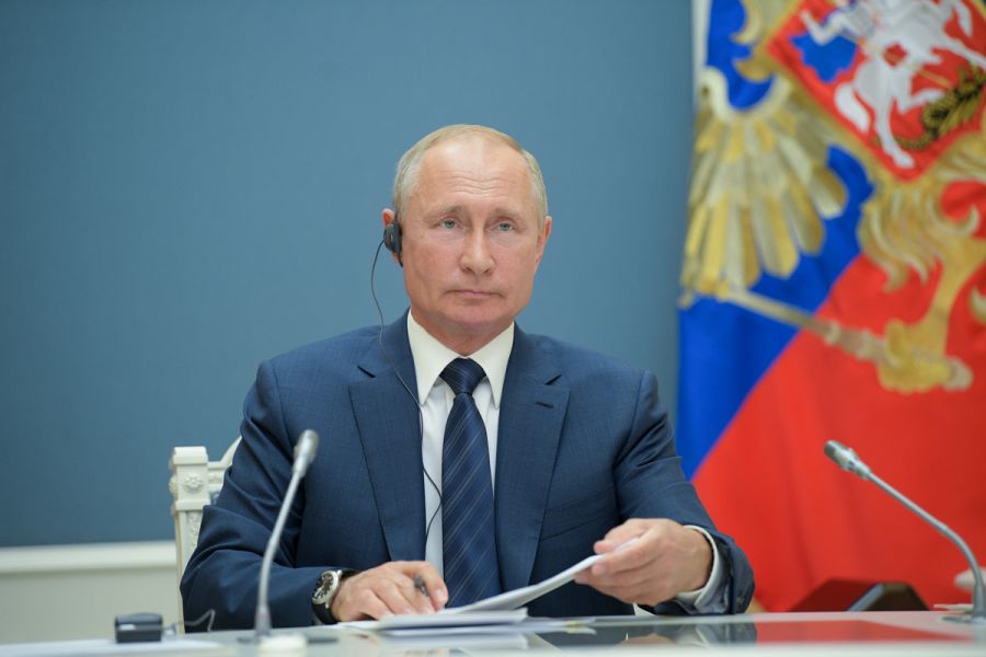Путин наделил правительство правом согласования повышения порога инвестиций в ФНБ