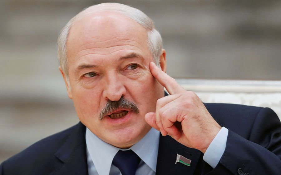 Лукашенко посоветовал ЕС хорошо подумать перед вводом санкций против Белоруссии