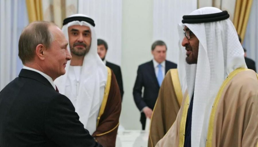 Путин отдал своё пальто президенту ОАЭ, одетому слишком легко для Петербургской погоды
