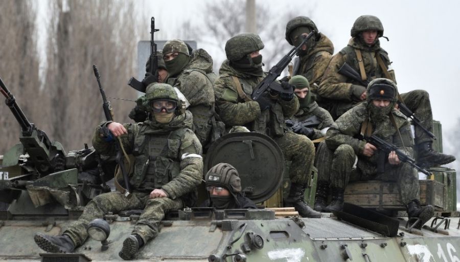 У военных ВС Белоруссии на границе с Украиной появился тактический знак и красные повязки