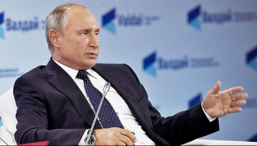 Владимир Путин: Граждане Украины считают себя отдельным народом, надо уважать их мнение