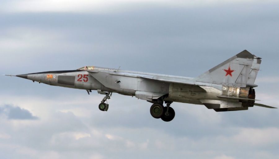СП: Редкий российский самолет МиГ-25БМ долетит до середины Днепра в ходе "спецоперации Z"
