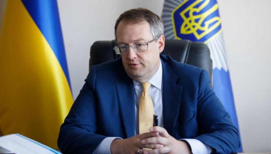 Геращенко заявил, что одна из ракет приземлилась рядом с офисом СБУ в Киеве