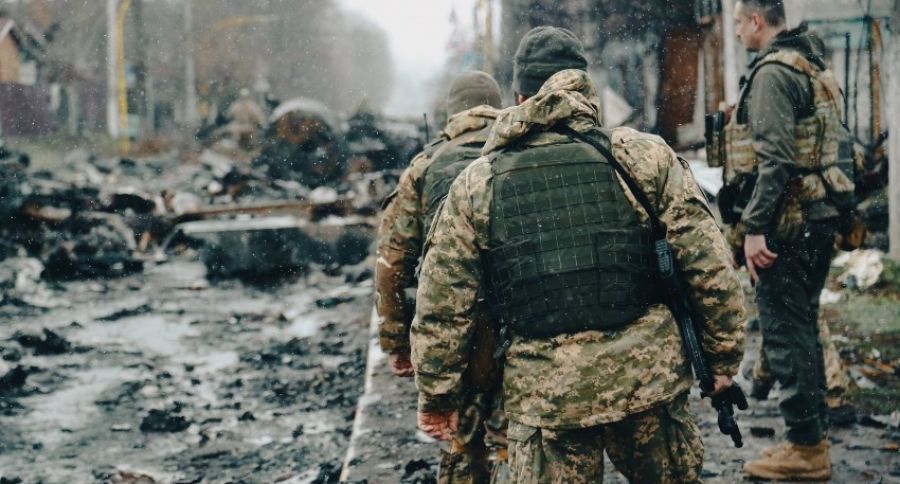 SP: Политолог Мартынов сообщил, что сейчас из каждой дырки торчат американские уши