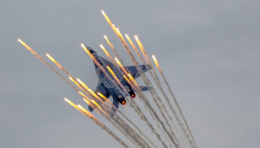 РВ: Истребители МиГ-29 и Су-27 ВВСУ бьют по Белгороду американскими ракетами AGM-88 HARM