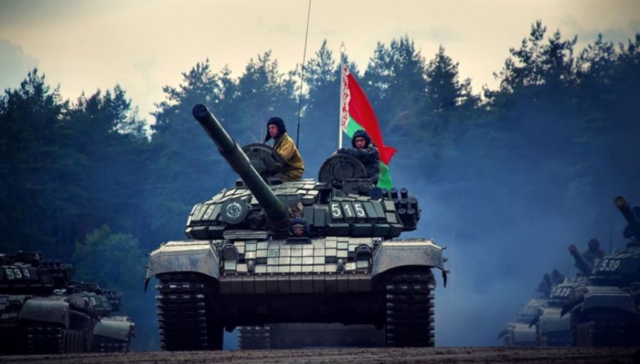 В Сети появилась видеозапись эшелона с белорусскими танками на вокзале в Орше в Белоруссии