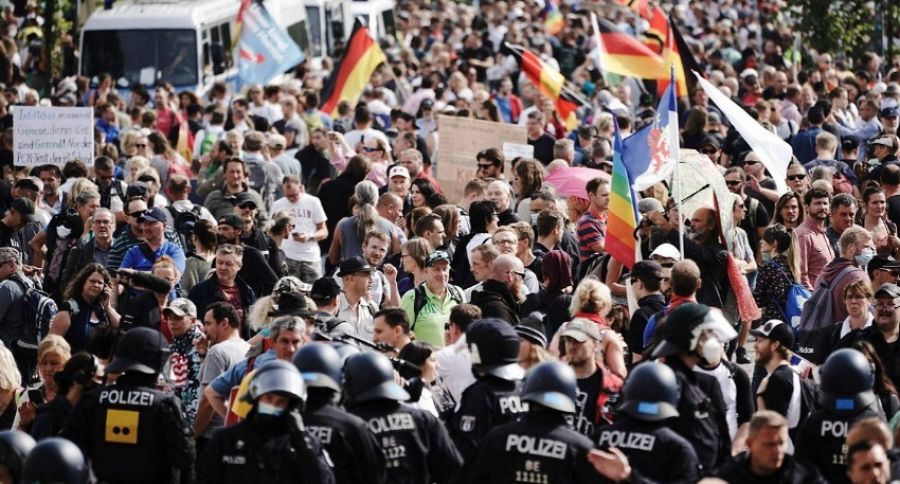 Жители стран Евросоюза потребовали вернуть российские цены на нефть и газ