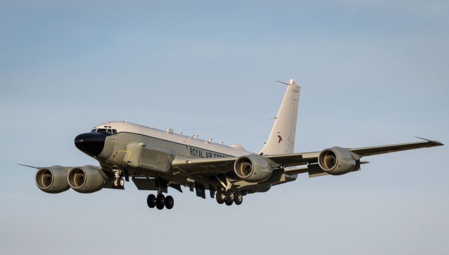 РИА Новости: Великобритания отправила самолет-разведчик Boeing RC-135W к границам Украины