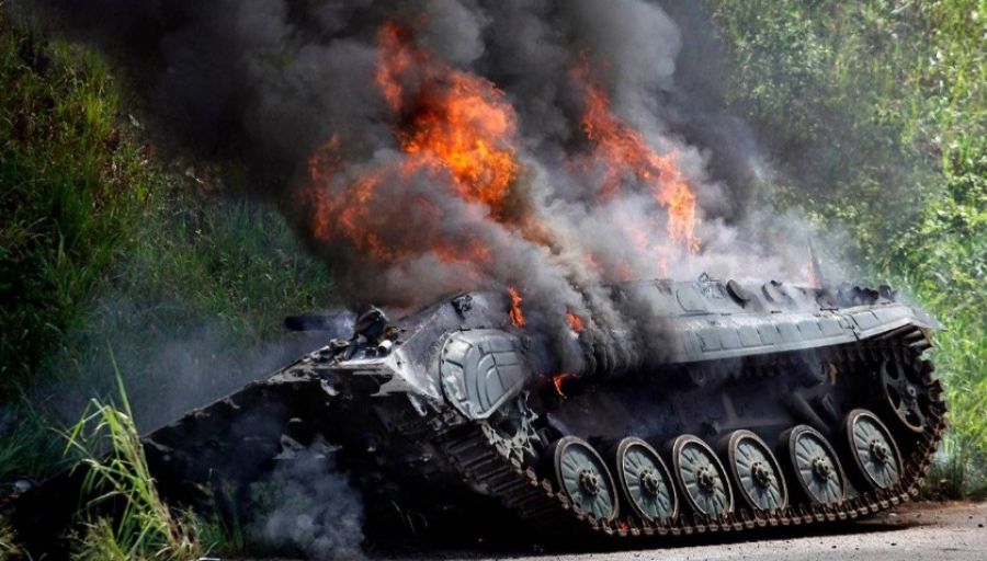 В Сети опубликованы кадры подрыва французского бронетранспортёра VAB войск ВСУ на Украине