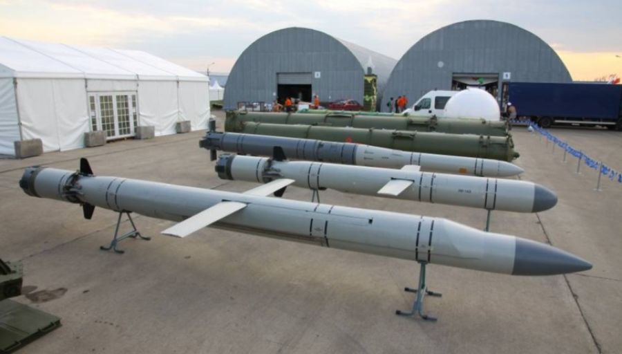 В Сети опубликованы кадры пикирования ракеты ВС РФ перед попаданием по ТЭЦ в Киеве