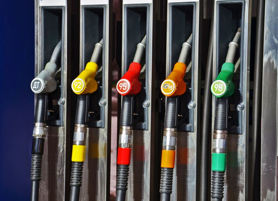 Средняя цена на бензин в России составила 48,96 руб. за литр