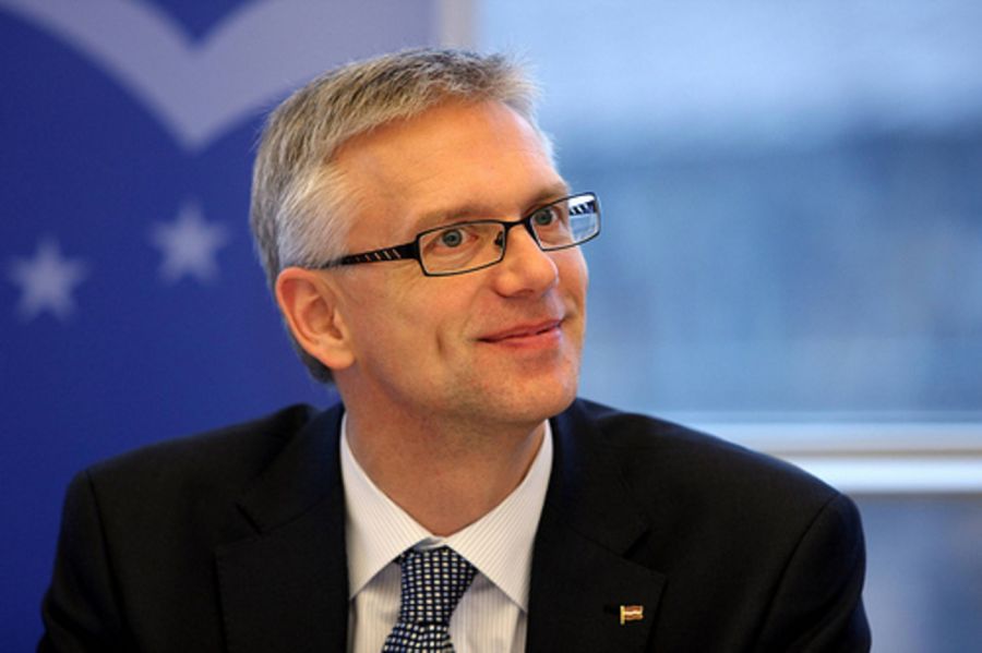 Премьер-министр Латвии: стране нужны допсредства для введения локдауна