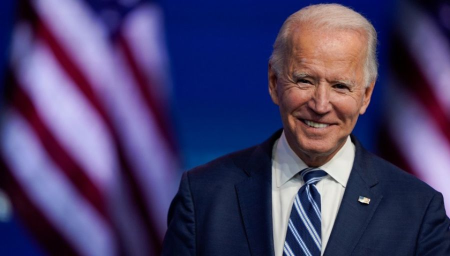 Американский эксперт Макгрегор: политикой Байдена направляет американцев по опасному пути