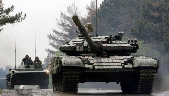 РВ: Танкисты НМ ДНР выбивают огневые точки и бронетехнику ВСУ из Красногоровки