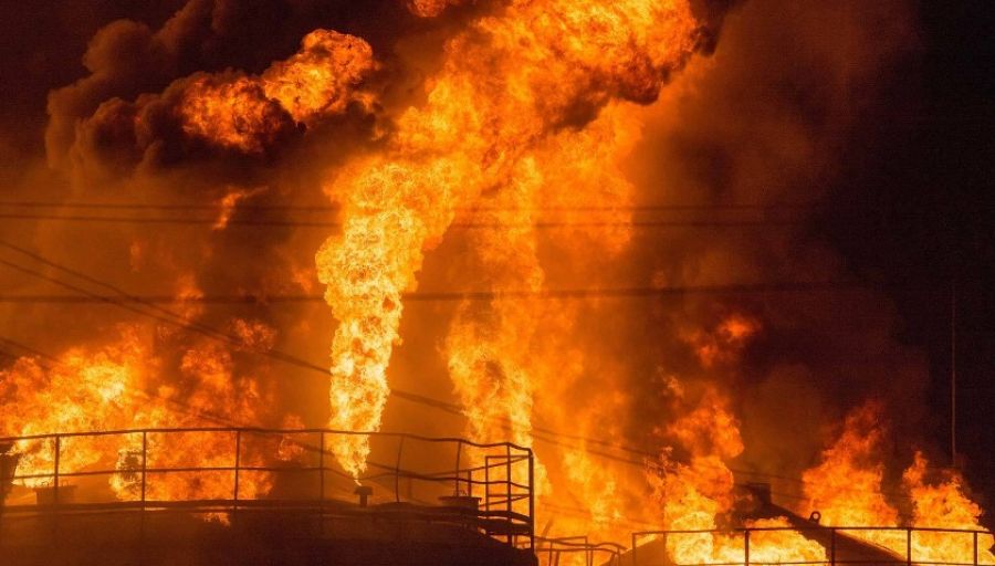 ВС РФ нанесли массированный удар по целям в Харькове — на объектах ВСУ полыхает пожар