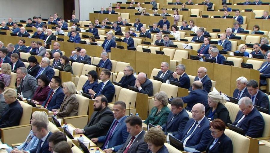 Депутаты "Единой России" просятся на фронт