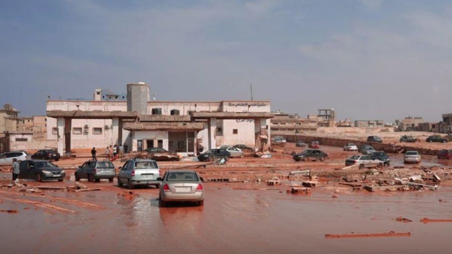 Власти Восточной Ливии заявляют о 2000 погибших в результате наводнения