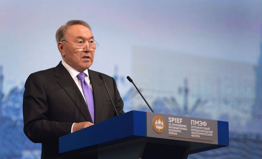 Власти Казахстана раскрыли новые размеры минимальных пенсии и зарплаты в 2022 году