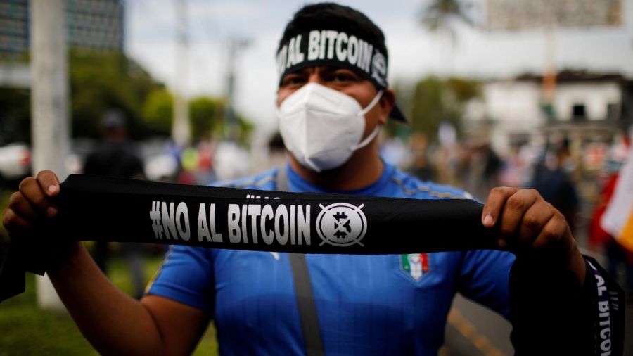 Жители Сальвадора протестуют против принятия биткоина как платежного средства