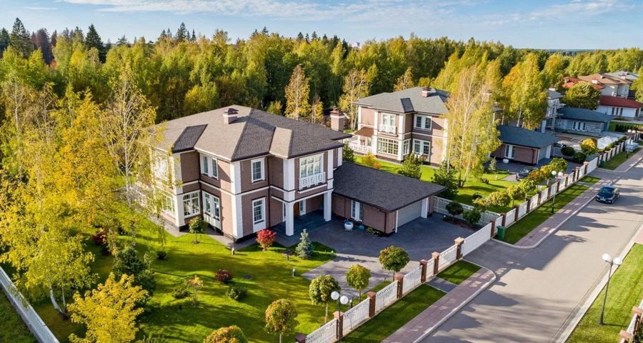 Частные дома в России выросли в цене на 18% за год