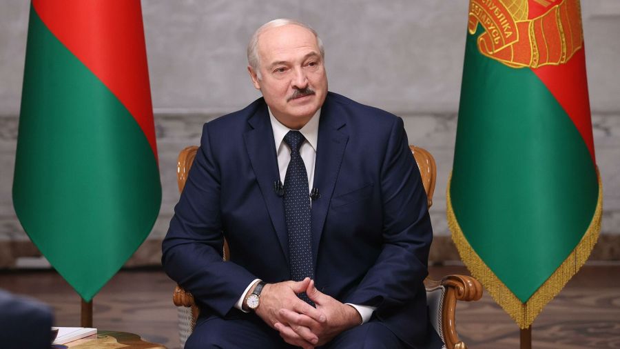 Лукашенко хочет увеличить добычу нефти в Белоруссии и избавиться от зависимости